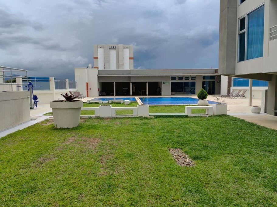 1102 Torre Los Yoses Hermoso Apartamento En Barrio Escalante Sin Parqueo 聖荷西 外观 照片