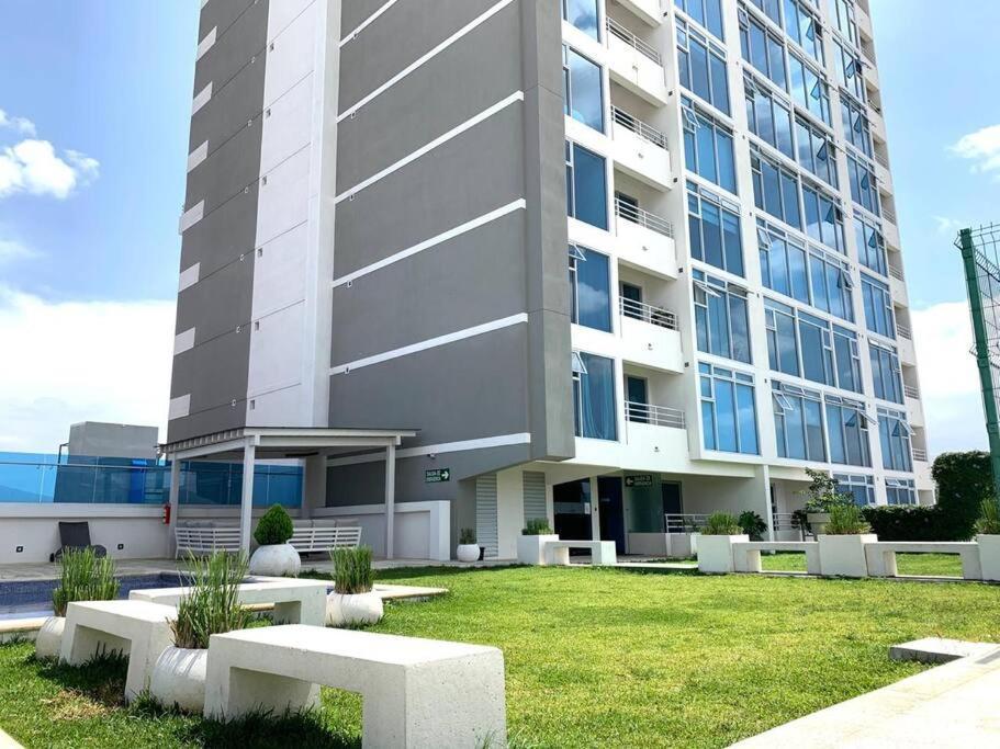 1102 Torre Los Yoses Hermoso Apartamento En Barrio Escalante Sin Parqueo 聖荷西 外观 照片
